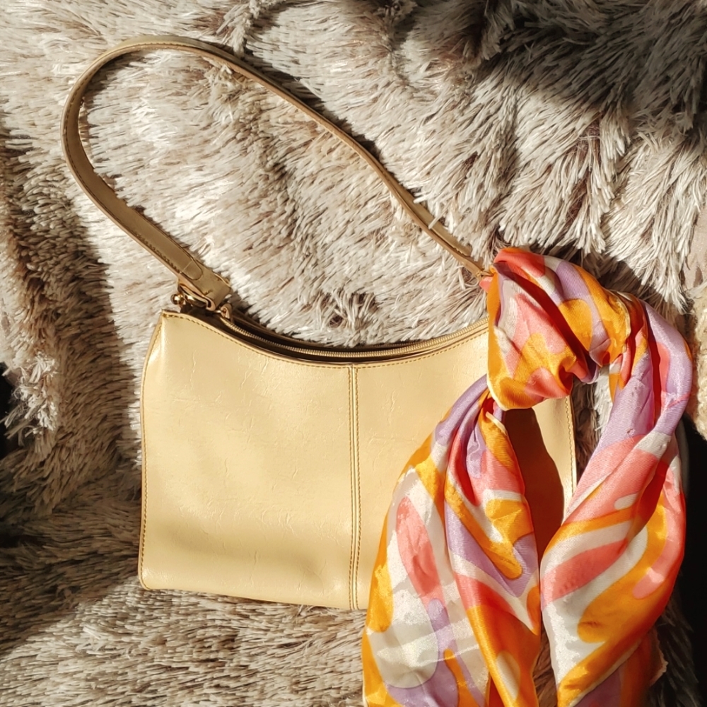 Liz Claiborne tan bag w/ gold hardware
